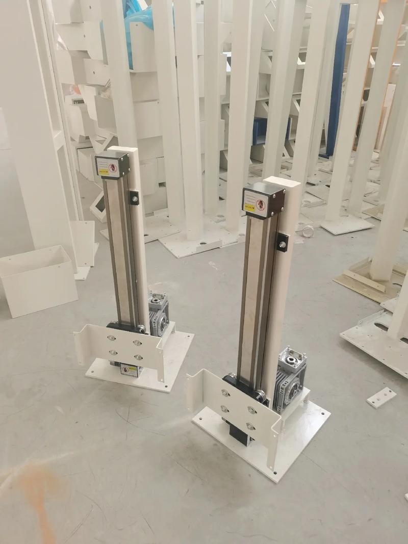 两台小型模组防爆往复机,就等电机到货了